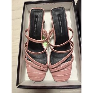 Women's New In Box French Connection Pink Sandals Size 7